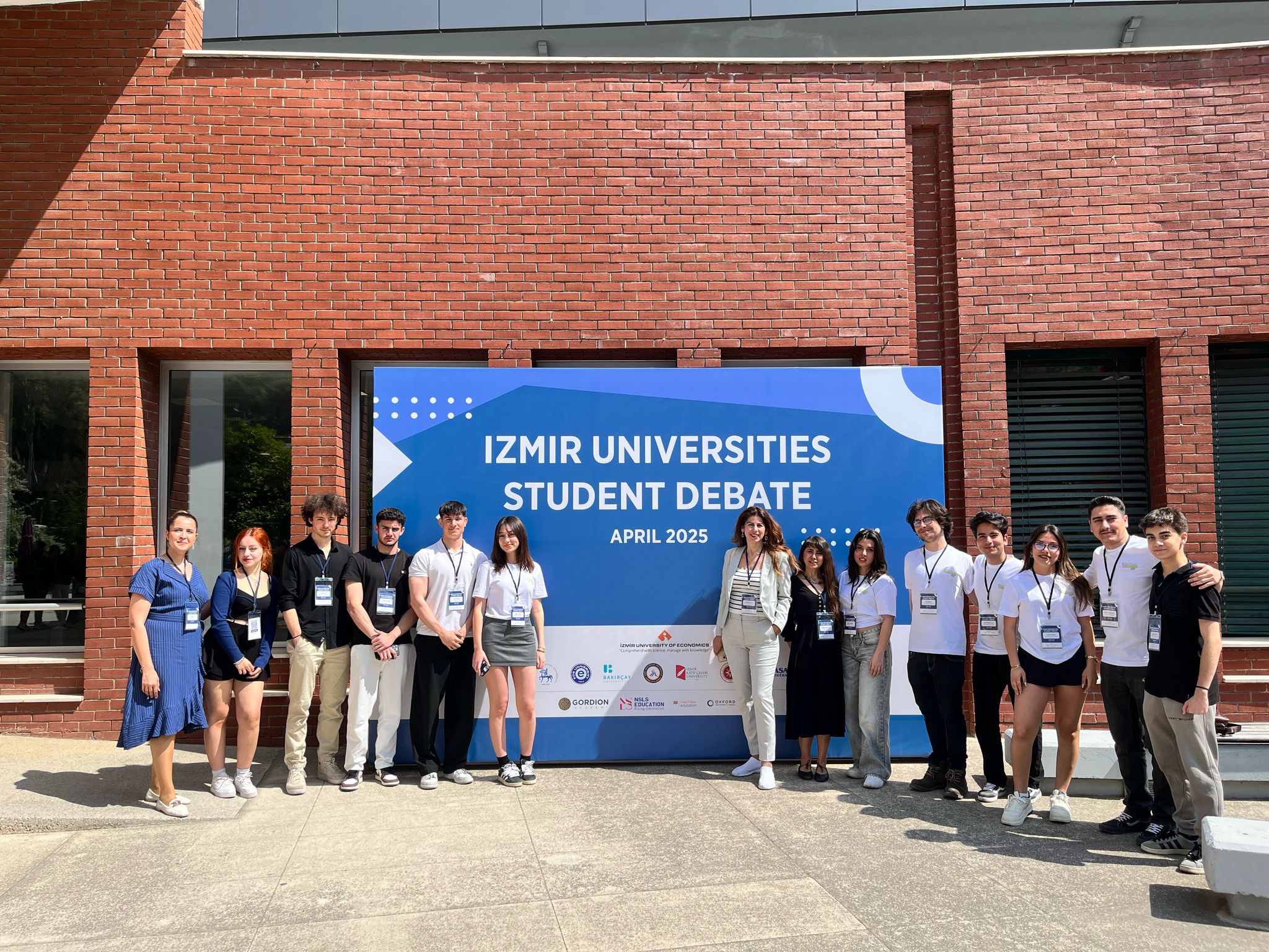 Yüksekokul Münazara Takımımız İzmir Üniversiteleri Arası Münazara Etkinliğine Katıldı